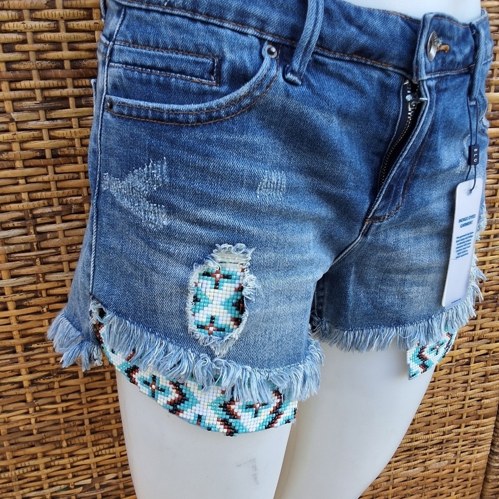 Tractr Blu Beaded Denim Shorts 28 NWT - Picture 6 of 16